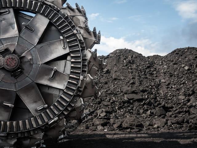 为一家全球性矿业公司开发一个快速解决的、基于物理的粉碎模型